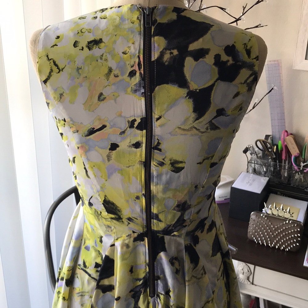 DRESS🌼💛 - Picture 6 of 8